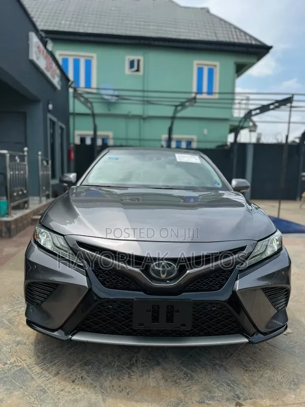 2018 Toyota Camry XSE FWD (2.5L) - Foreign Used - 1