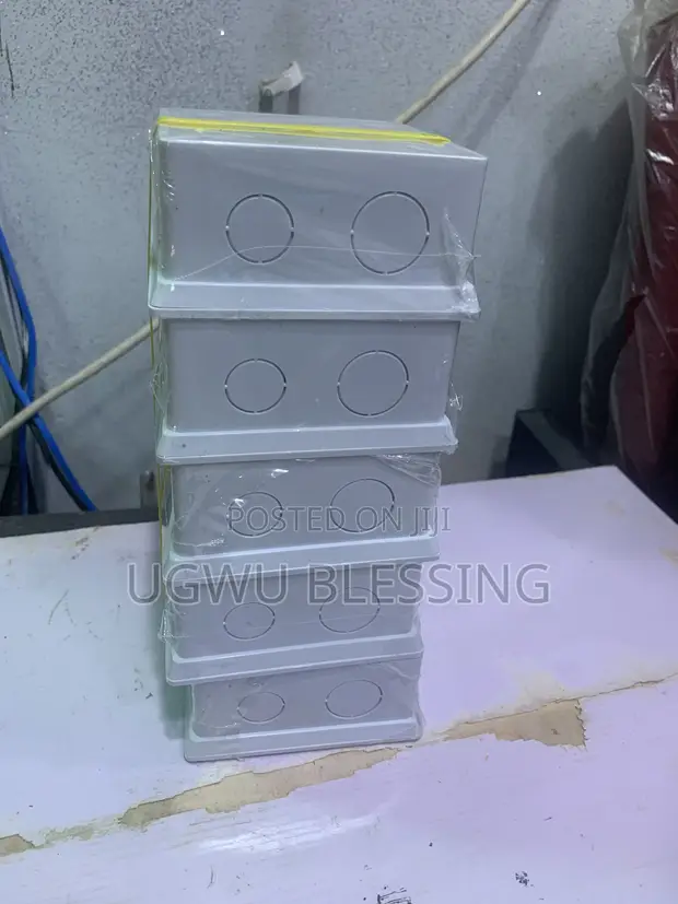 4x4 Adaptable Mounting Box - 1