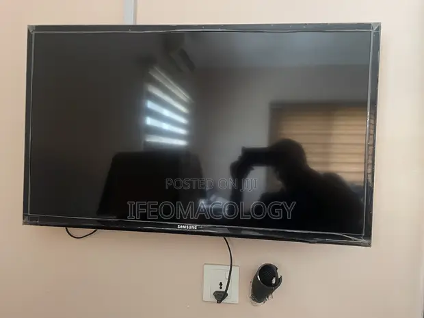 Samsung 32-Inch LED Non-Smart TV - 1