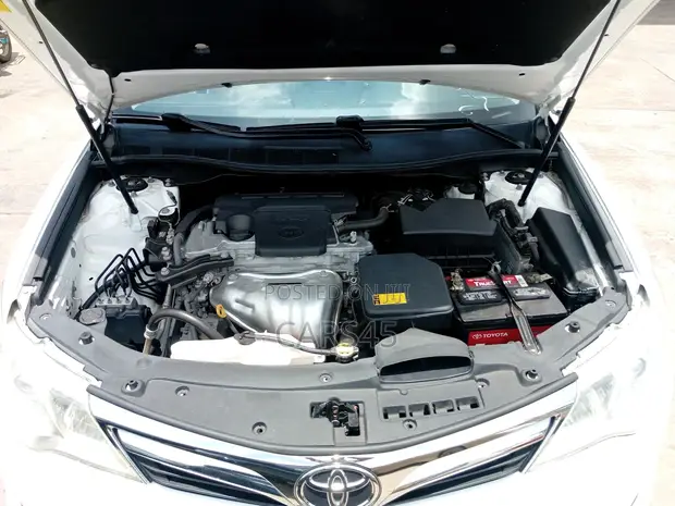 Toyota Camry 2012 White - 1