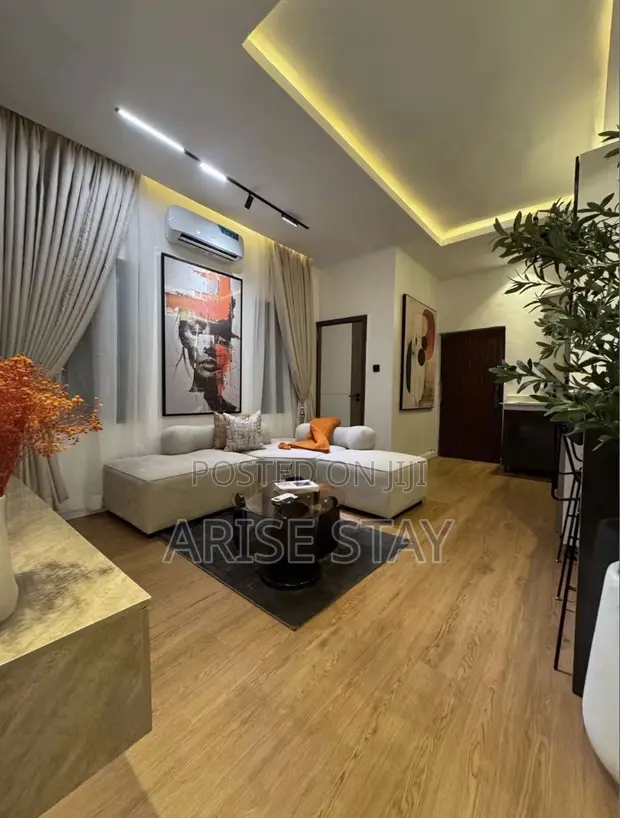 1 Bedroom Shortlet Apartment in Lekki Phase 1 - 1