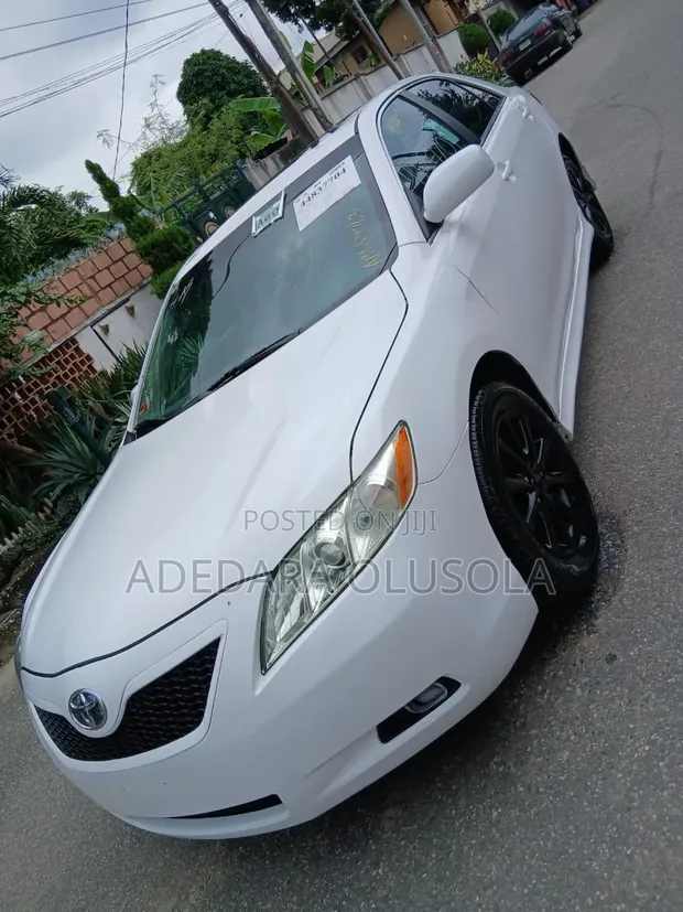 2009 Toyota Camry SE V6 Sedan - 1