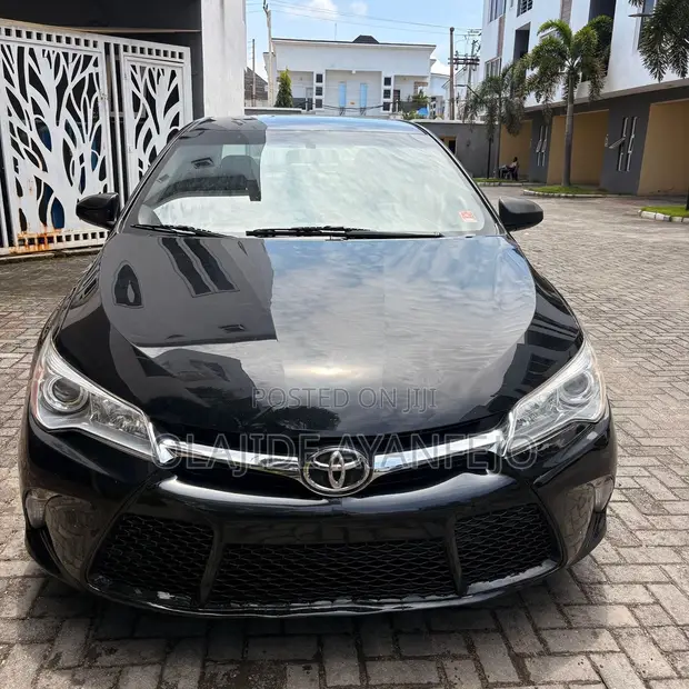 Toyota Camry SE 2017 Amfani Da Ita A Kasashen Waje - 1