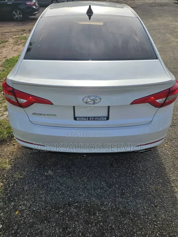 2016 Hyundai Sonata Base Sedan FWD (2.4L) White - 1