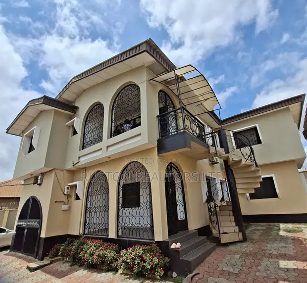 7-Bedroom Block of Flats for Sale in Akobo - 1