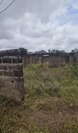500sqm Land with Demolishable Building, Oluode/Adeoje, Ibadan