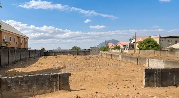 600sqm Filin Zama na Siyarwa a Dei-Dei - 1
