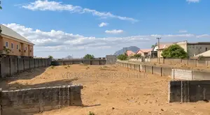 600sqm Filin Zama na Siyarwa a Dei-Dei