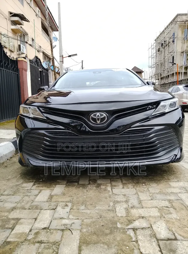 Toyota Camry 2018 Black - 1