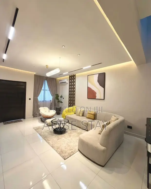 2-Bedroom Maisonette with City View & Snooker in Lekki Phase 1 - 1