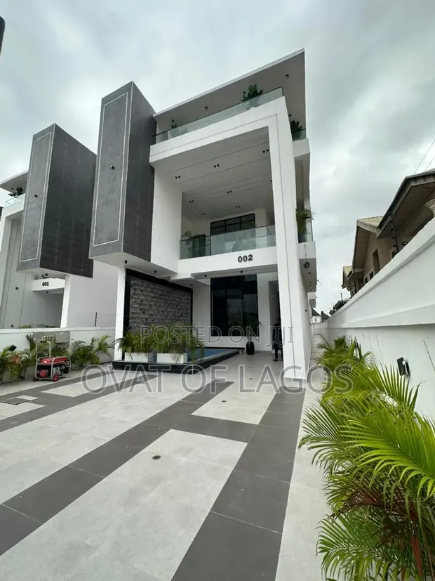 5 Bedroom Duplex with Pool, BQ & Gym in Ikota Villa Estate - 1