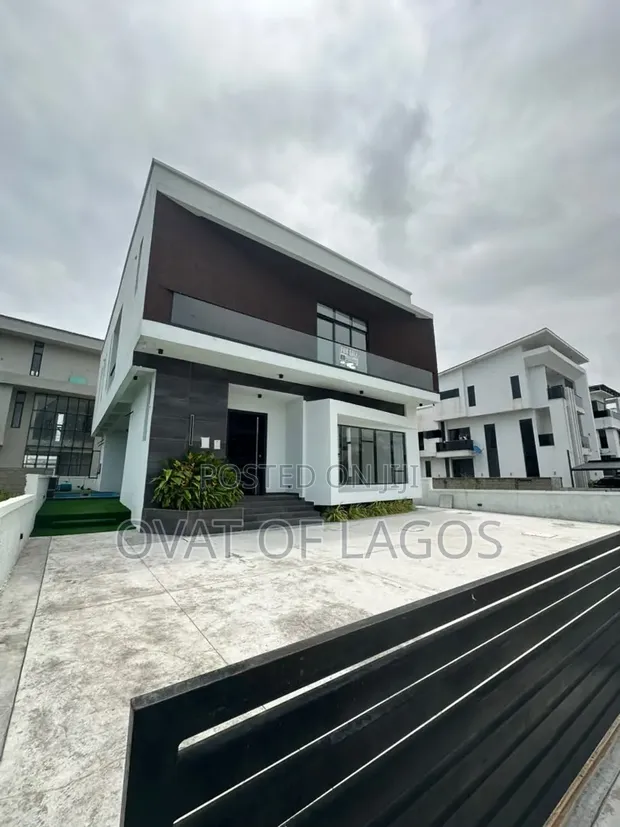 5-Bedroom Duplex with Pool & BQ in Megamound, Ikota - 1