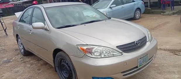 Toyota Camry 2005 Gold - 1