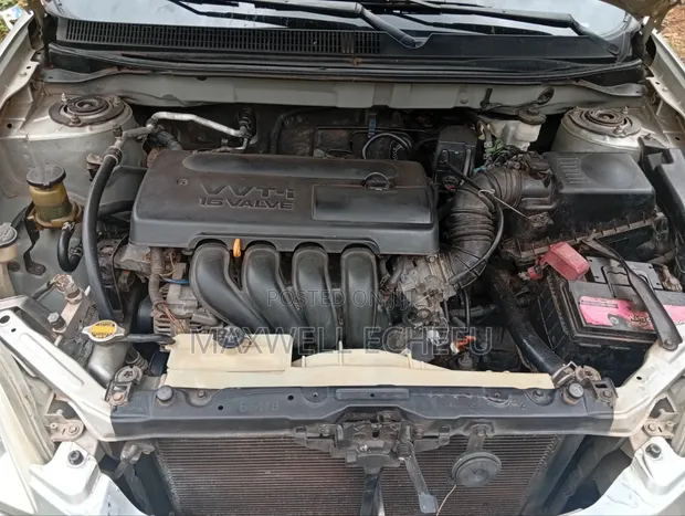 Toyota Matrix 2004 Silver - 1