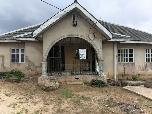 5 Bedroom Bungalow for Sale in Agbara - 1