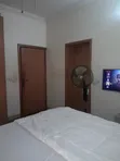 Gidan Wanka Mai Dakuna 3 da Aka Shirya a Adonai Estate, Yaba don Hayarwa - 3