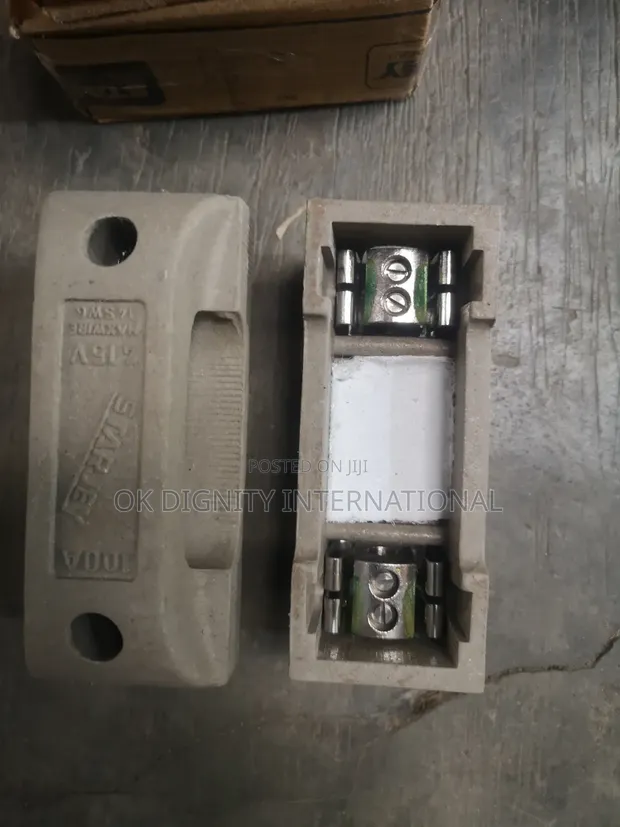 Starby 100A 415V Ceramic Cut-Out Fuse Base - 1
