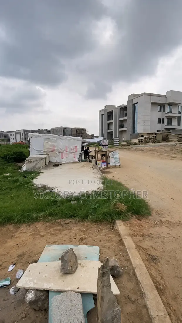 Filin Zama na 1981sqm a Guzape - 1