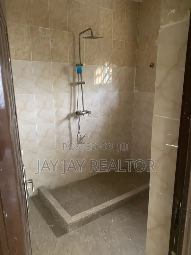 3 Bedroom Duplex Apartment for Rent in Lugbe, Abuja - 1
