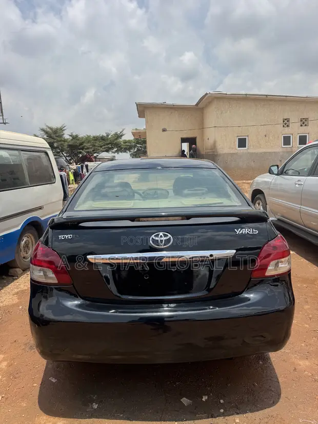 Toyota Yaris 2008 Black - 1