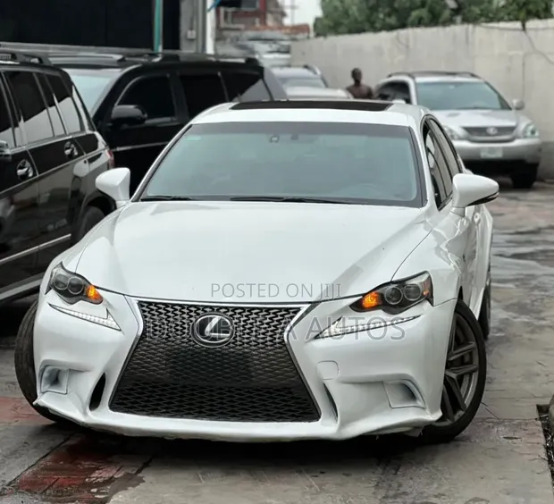 Lexus IS 2015 White - 1