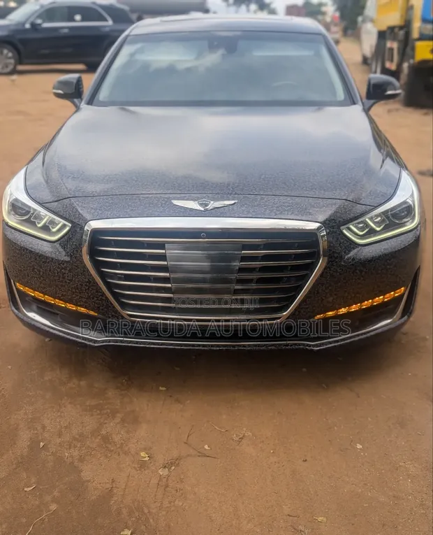Genesis G90 5.0 Ultimate 2017 Brown - 1