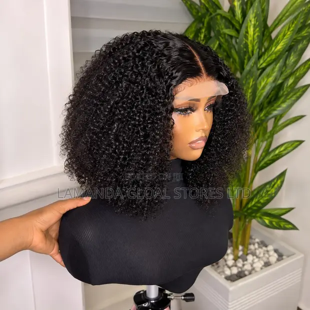 Gajin Gashi Mai Karkace Kinky Tsakiyar Raba Lace Front Bob Wig - 1