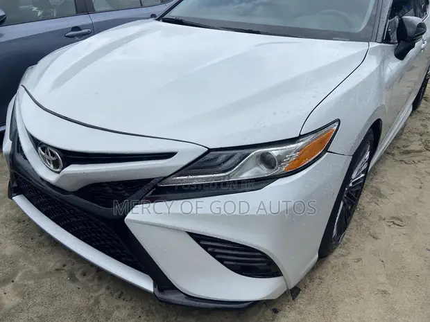 2020 Toyota Camry XSE FWD White - 1