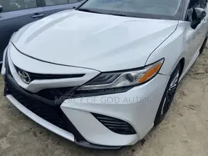2020 Toyota Camry XSE FWD White