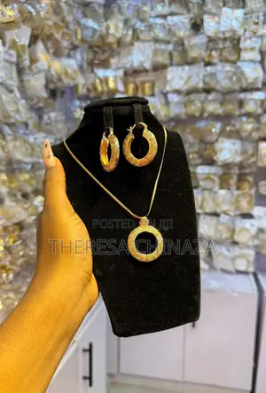 Luxury Jewelry Set - Brand New, Non-Tarnish Gold