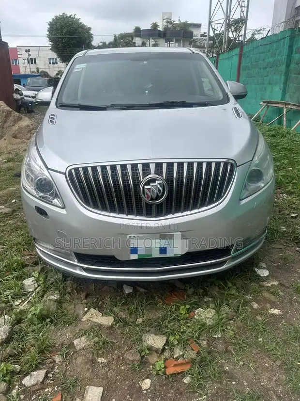 Buick GL8 2014 Silver - 1