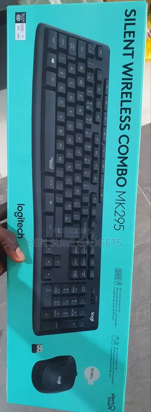 Logitech MK295 Silent Wireless Keyboard Combo