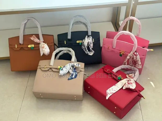 Elegant Women's Leather Top Handle Designer Handbag - 1