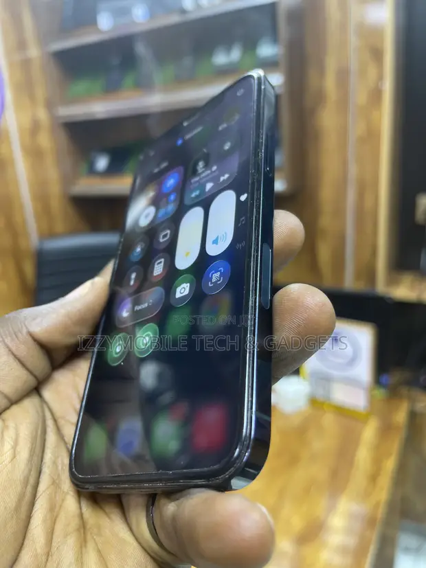 Apple iPhone 12 Pro 128GB Blue - 1
