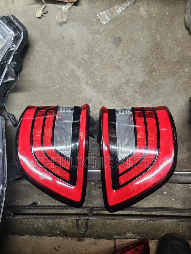 Dodge Durango 2018 Taillights - 1