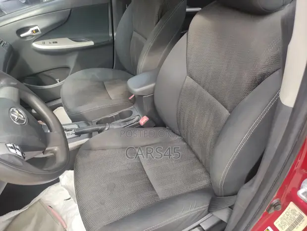 Toyota Corolla 2013 Red - 1