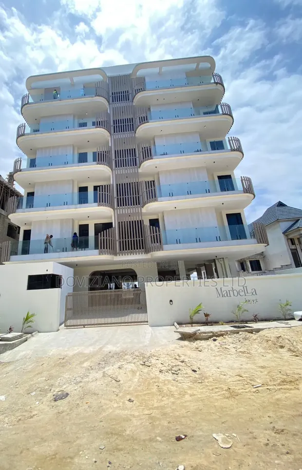 Gidan Waje Mai Dakuna 3 Don Siyarwa a Lekki Phase 1 - 1