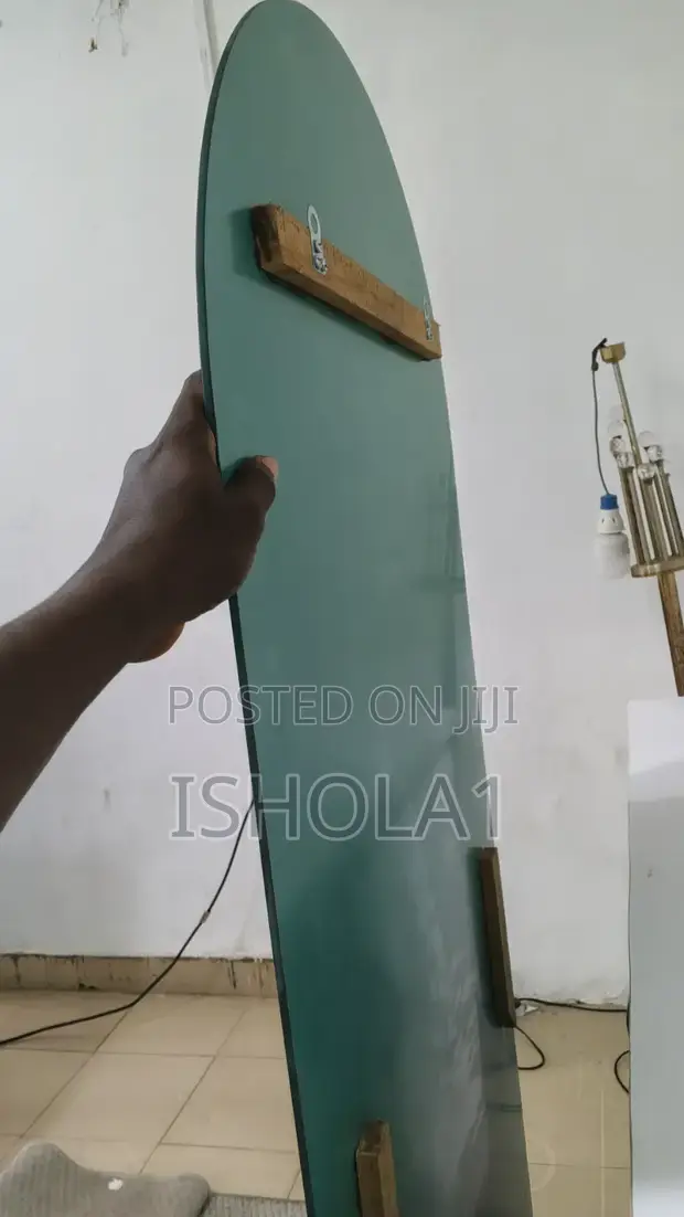 VIP Standing Mirror Da Sandar Baya (An Riba) - 1