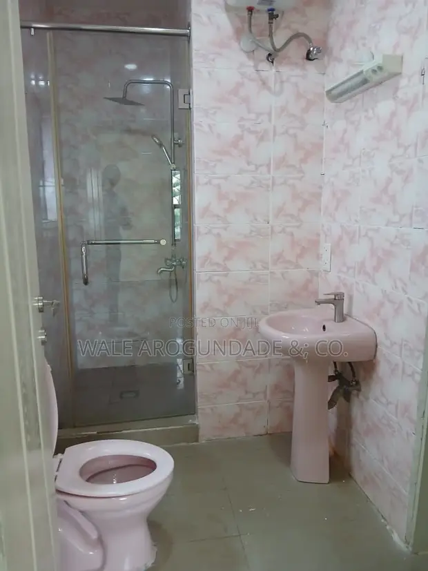 5-Bedroom Mansion for Rent in Festrust Estate, Katampe Extension - 1