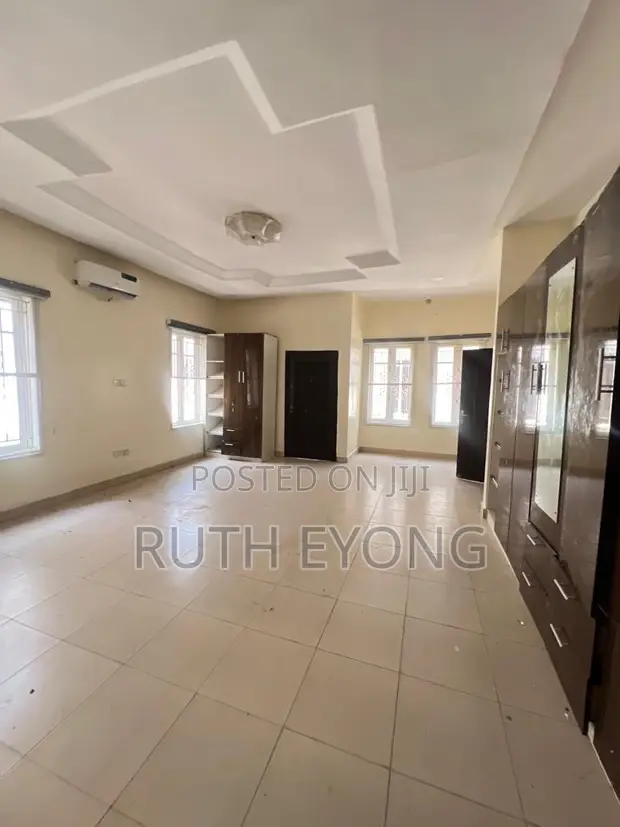 4 Bedroom Duplex for Rent in Bera Estate, Chevron Drive - 1