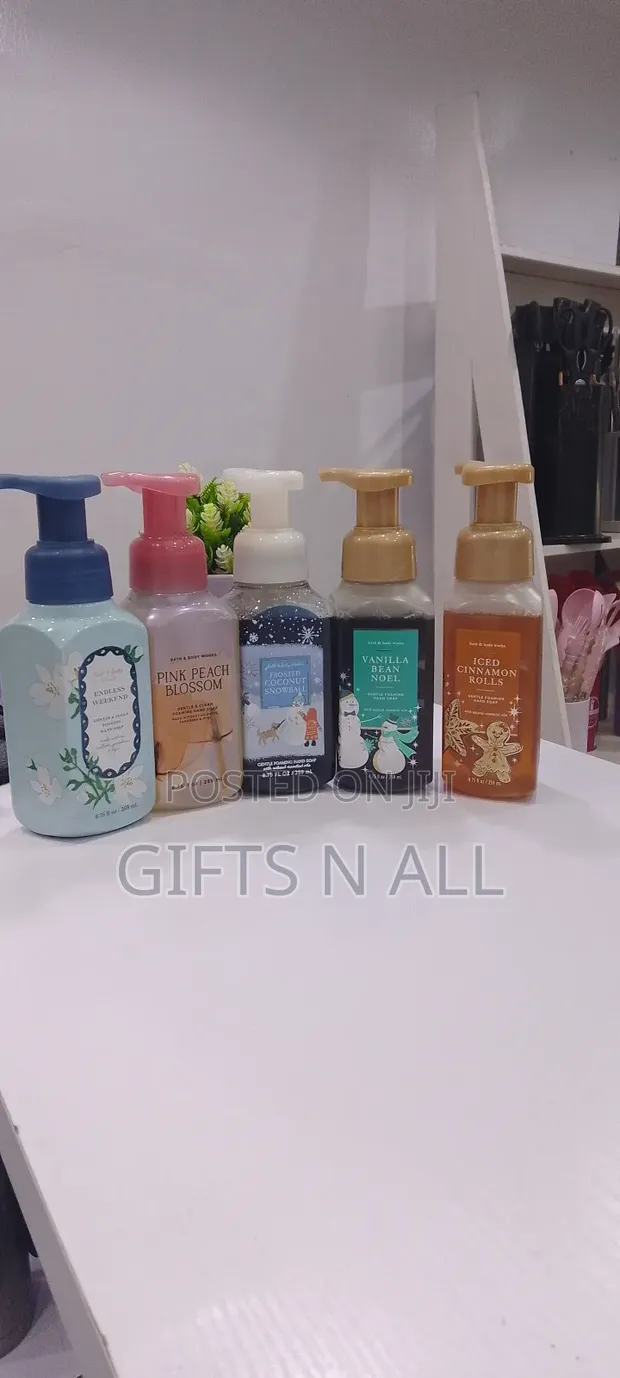 Bath & Body Works Gentle Foaming Hand Soap - 1