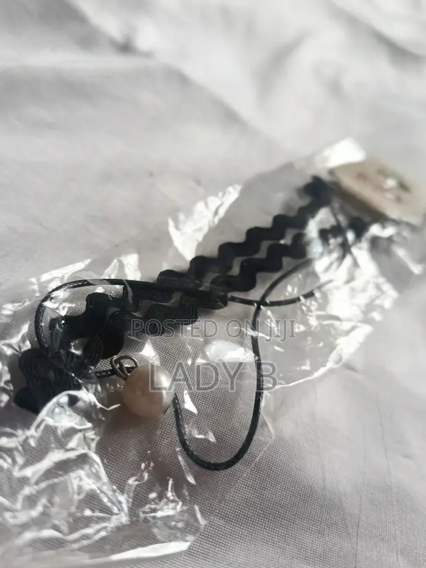 Trendy Double Layered Wavy & Straight Choker with White Pearl - 1