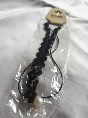 Trendy Double Layered Wavy & Straight Choker with White Pearl
