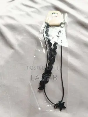 Choker Mai Layuka Biyu Mai Tauraruwar Baki