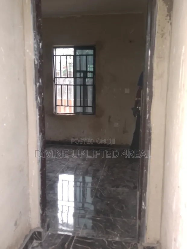 Gidan Kwana 1 a Olaoluwa Estate, Gberigbe don haya - 1