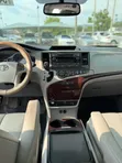 Toyota Sienna XLE 2011 Mai Zama 8, Launin Fari - 5