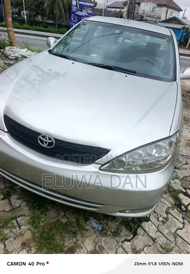 Toyota Camry 2004 Silver - 1