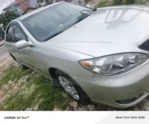 Toyota Camry 2004 Silver