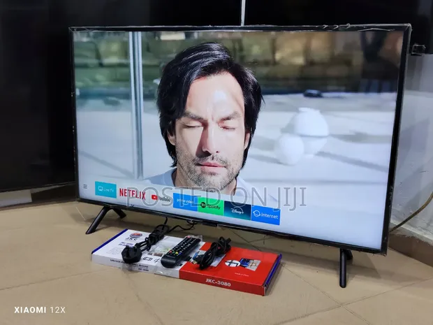 Samsung 43" Crystal UHD HDR Smart TV (2019) - 1