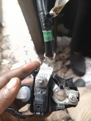 High Lander Battery Terminal